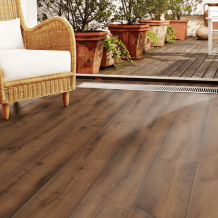 Oak Laminate Flooring (8mm, AC4 Rating)