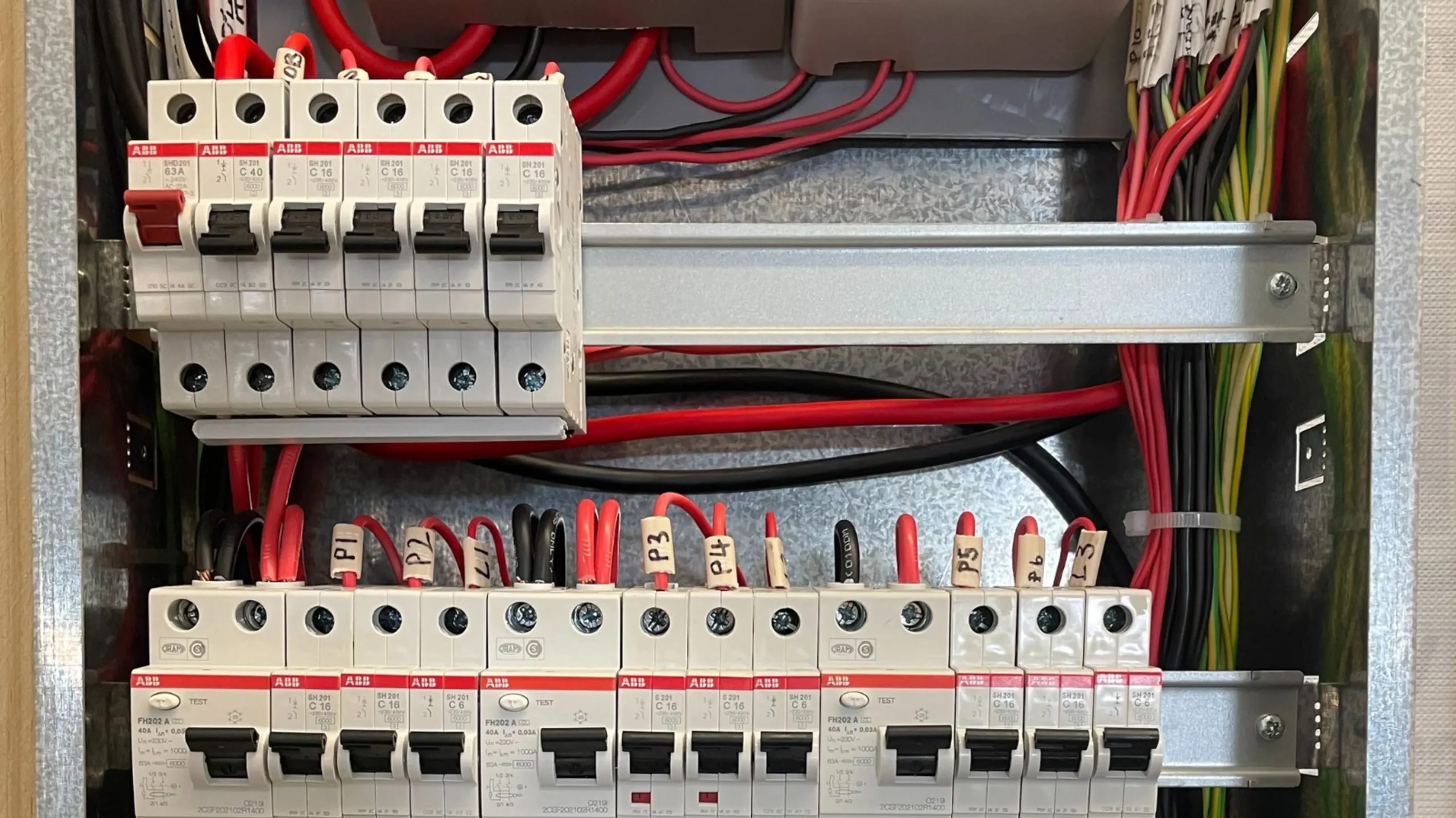 Main Switch Distribution Board (with RCD) Main Switch Distribution Board (with RCD)